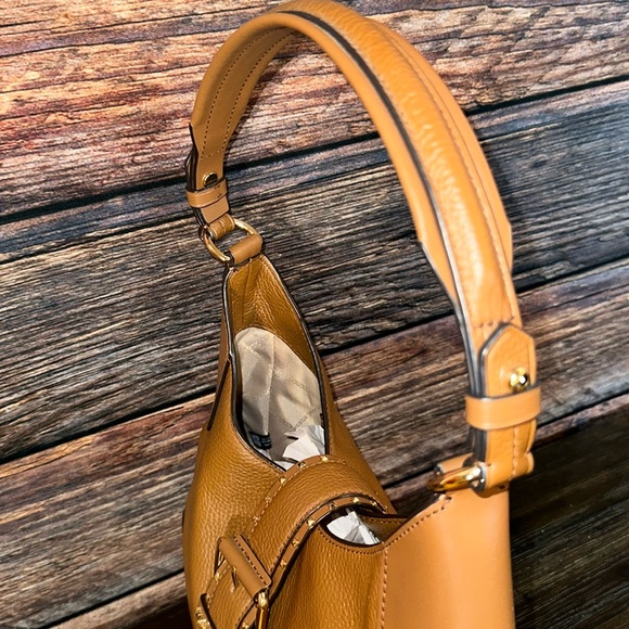 Michael Kors LILLIAN SHOULDER BAG! In Excellent Condition! - Picture 4 of 11